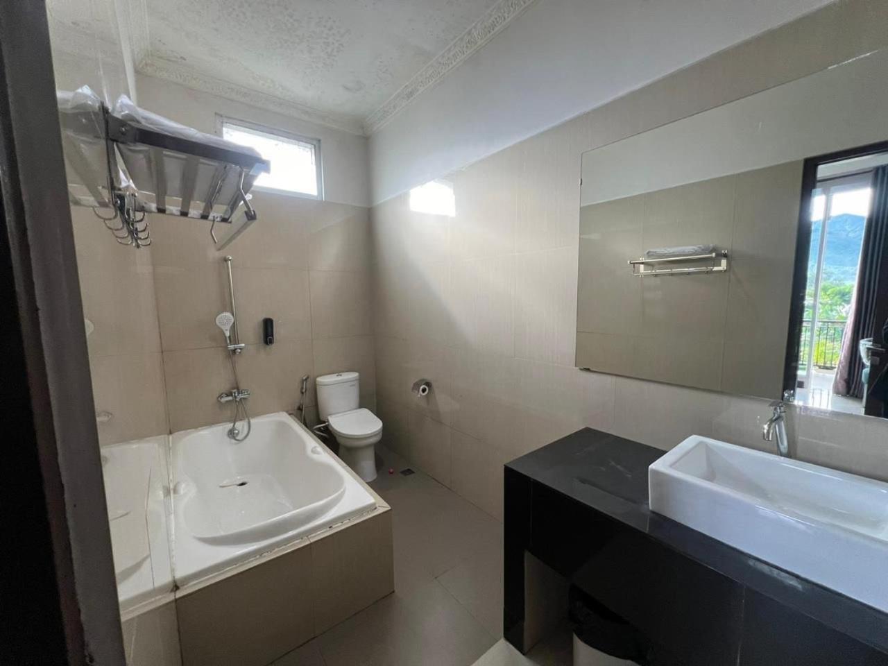 Avilla Puncak Exterior photo