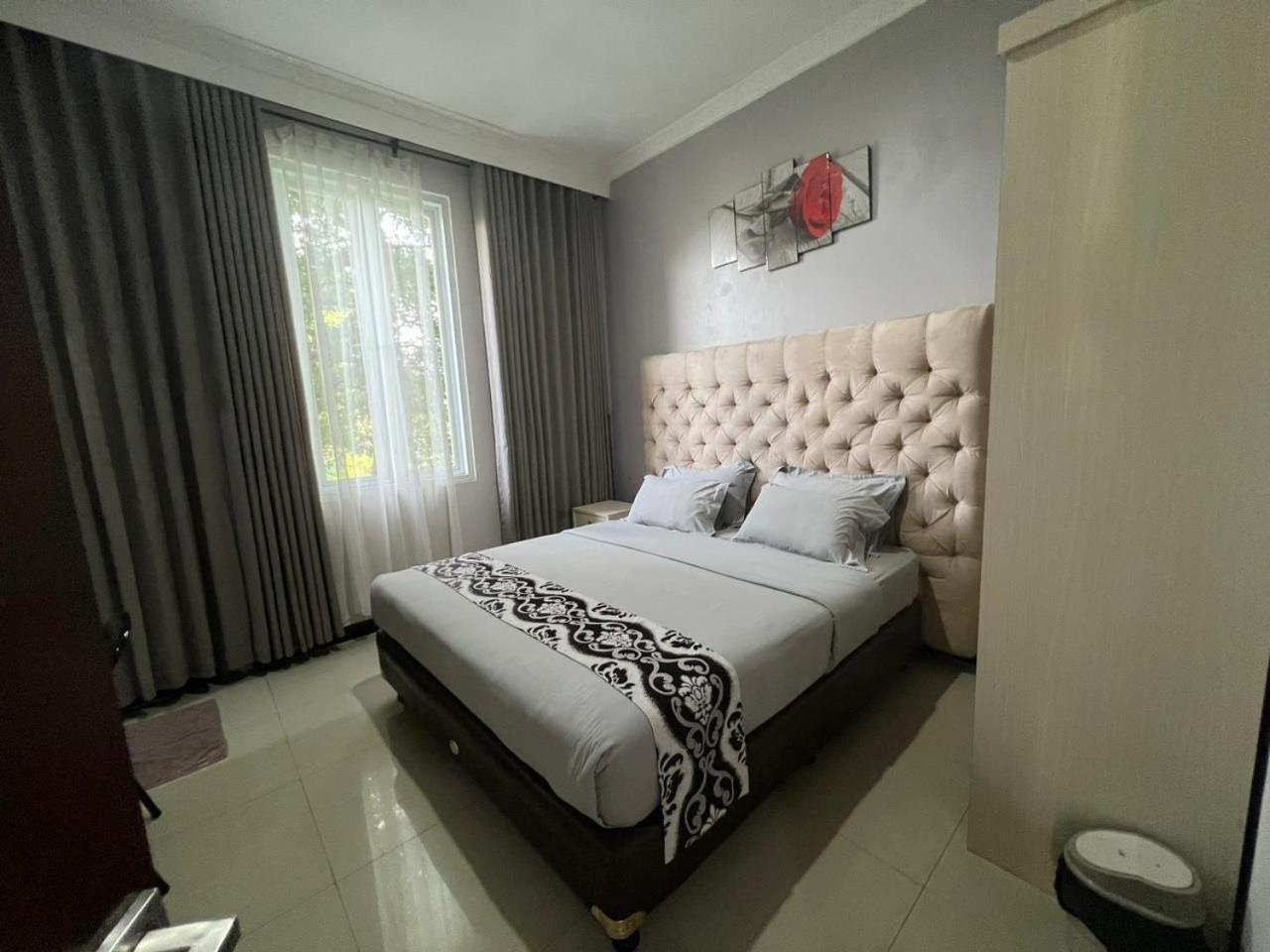 Avilla Puncak Exterior photo