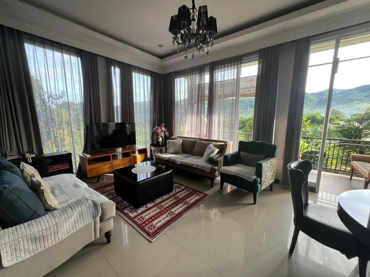 Avilla Puncak Exterior photo