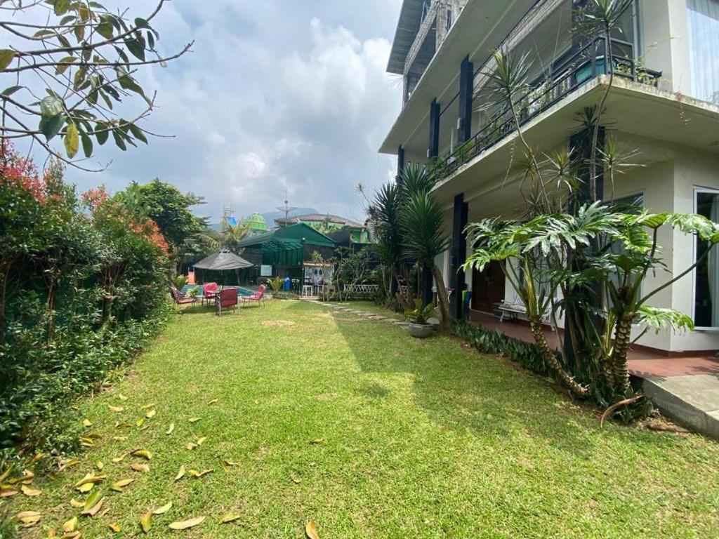 Avilla Puncak Exterior photo
