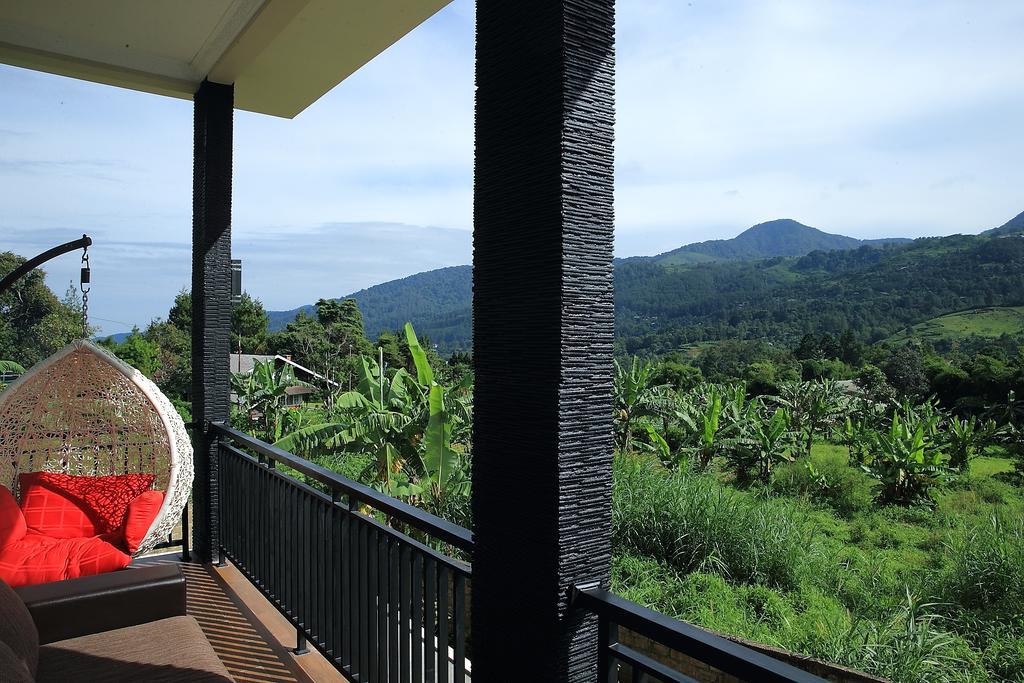 Avilla Puncak Exterior photo