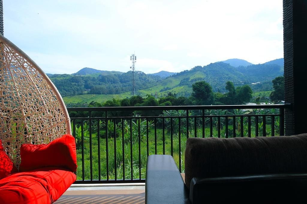 Avilla Puncak Exterior photo