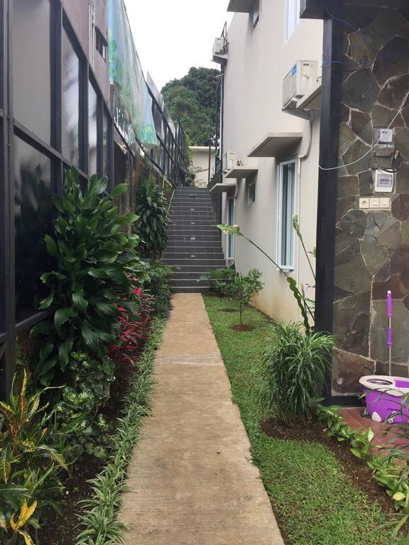 Avilla Puncak Exterior photo