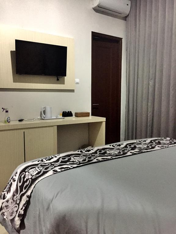 Avilla Puncak Exterior photo